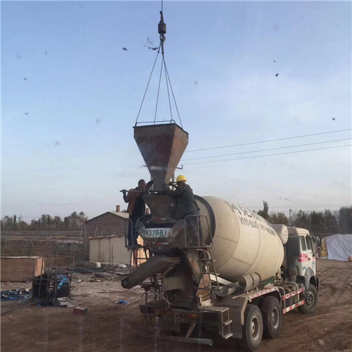 吉县“精准瞄准”—— 吊车的 “定位导航” 技术